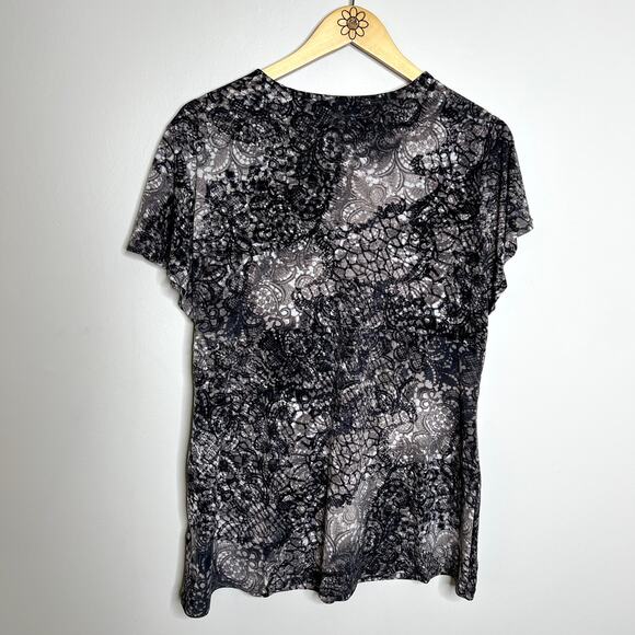 Daisy Fuentes Patterned Short Sleeve Knot Top - Picture 5 of 8
